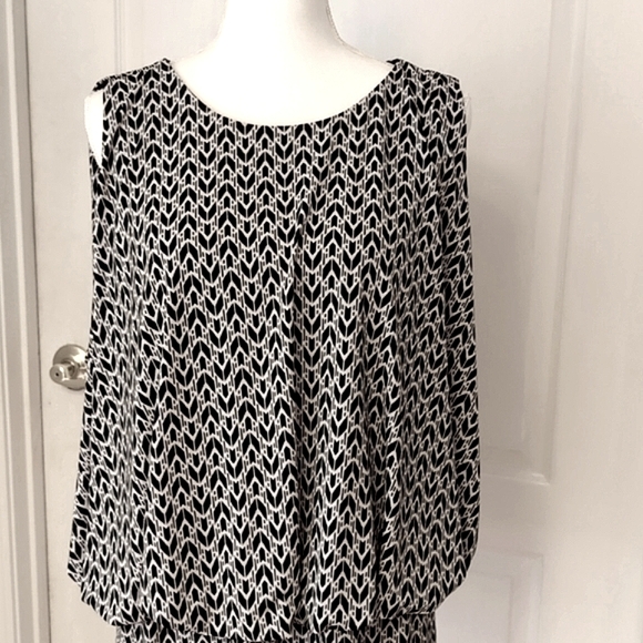 Lane Bryant Bloussen Tiered Sleeveless Summer Pullover Plus Size 26/28 - Picture 2 of 8